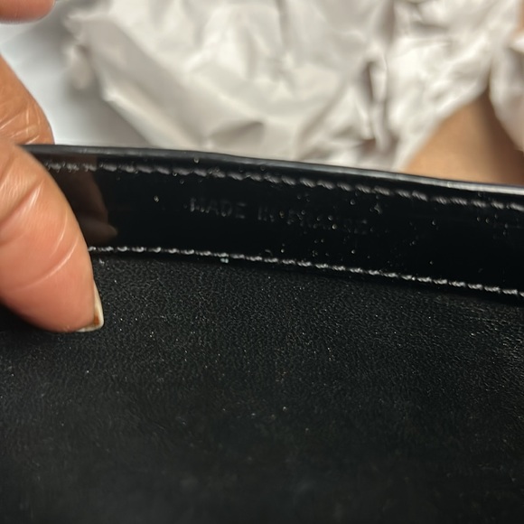 Chanel Shoulder Bag - Picture 12 of 16